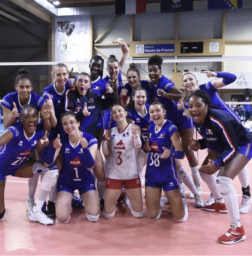 Les Bleues battent la Bosnie et poursuivent leur route vers&nbsp;Paris