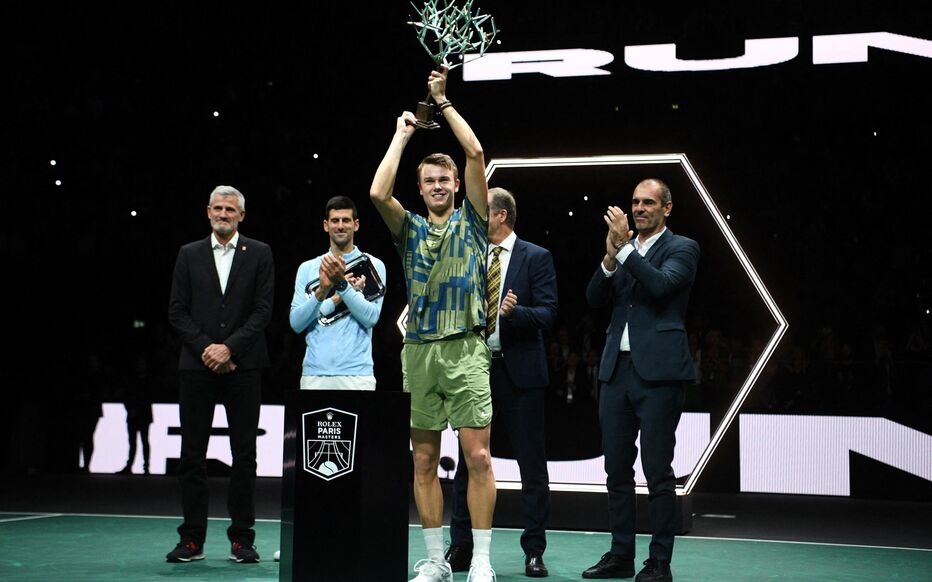 La remise du trophée du Masters 1000 Bercy (AFP - Christophe Archambault)
