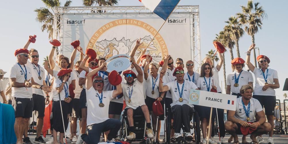 L’équipe de France de parasurf est sacrée championne du monde 2023 © Crédit photo : ISA/Pablo Franco