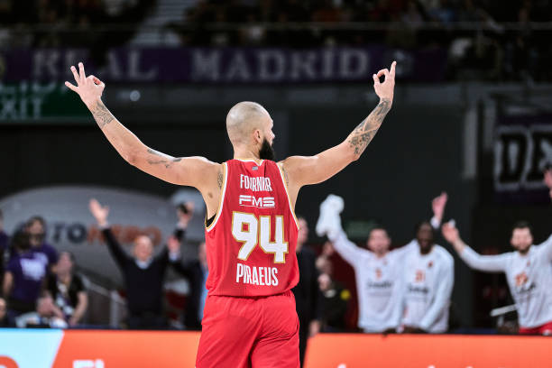 EuroTour Bleu #22 : Titanesque, Evan Fournier propulse le Pirée au&nbsp;sommet