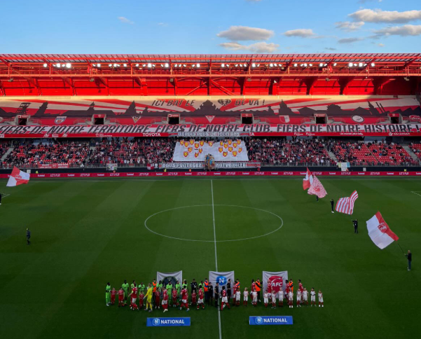 Football : À 10 contre 10, le Valenciennes FC retrouve le chemin de la victoire contre Paris 13 Atletico&nbsp;(1-0)