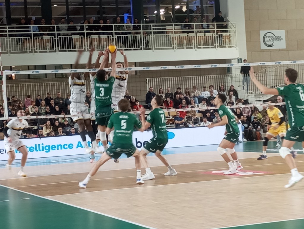 Volleyball : Tourcoing s’écroule face à une vaillante équipe du Plessis Robinson
