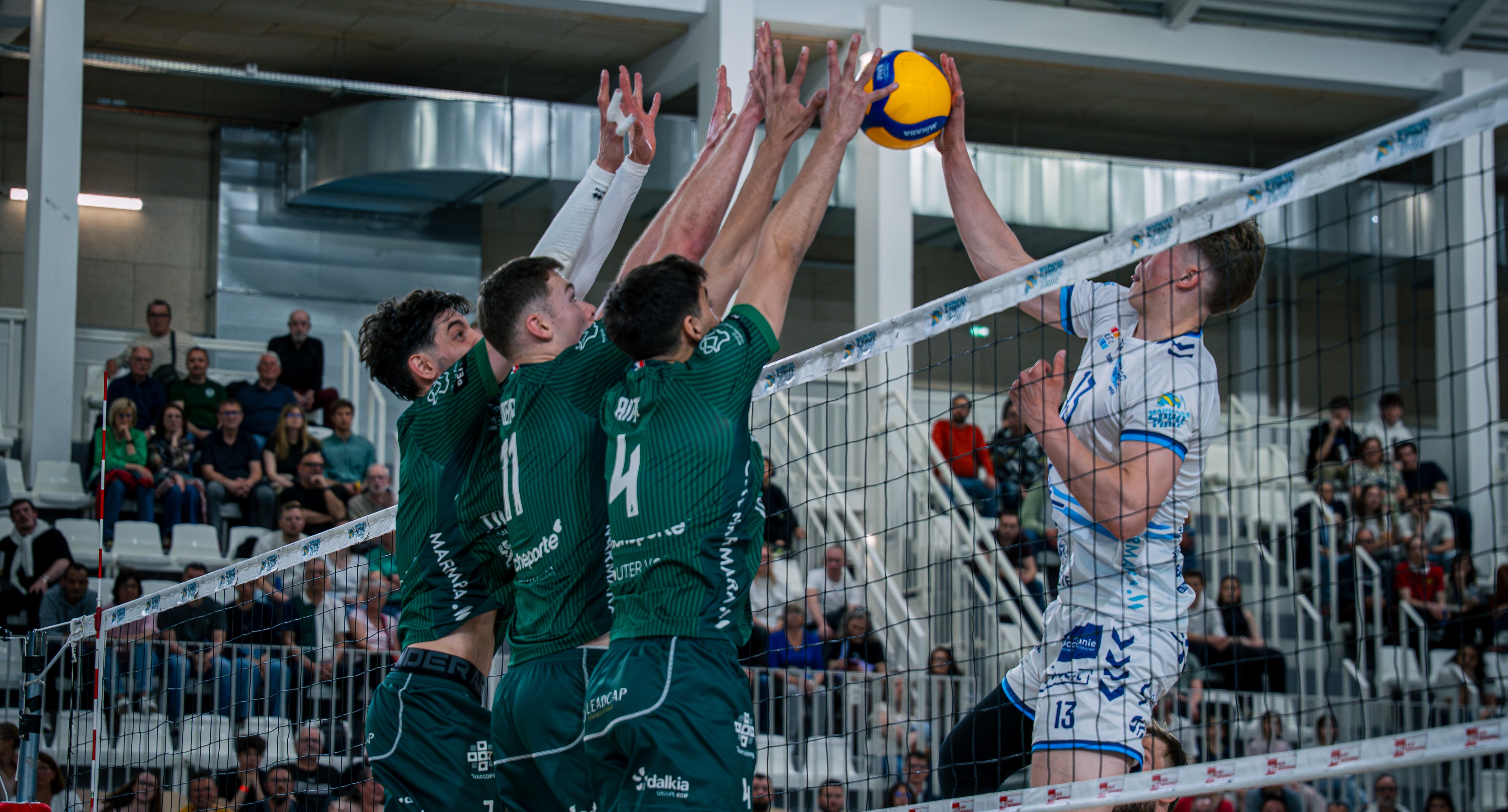 L'un des rare block de la défense tourquennoise face à Nooa Martila
© - evfoto._