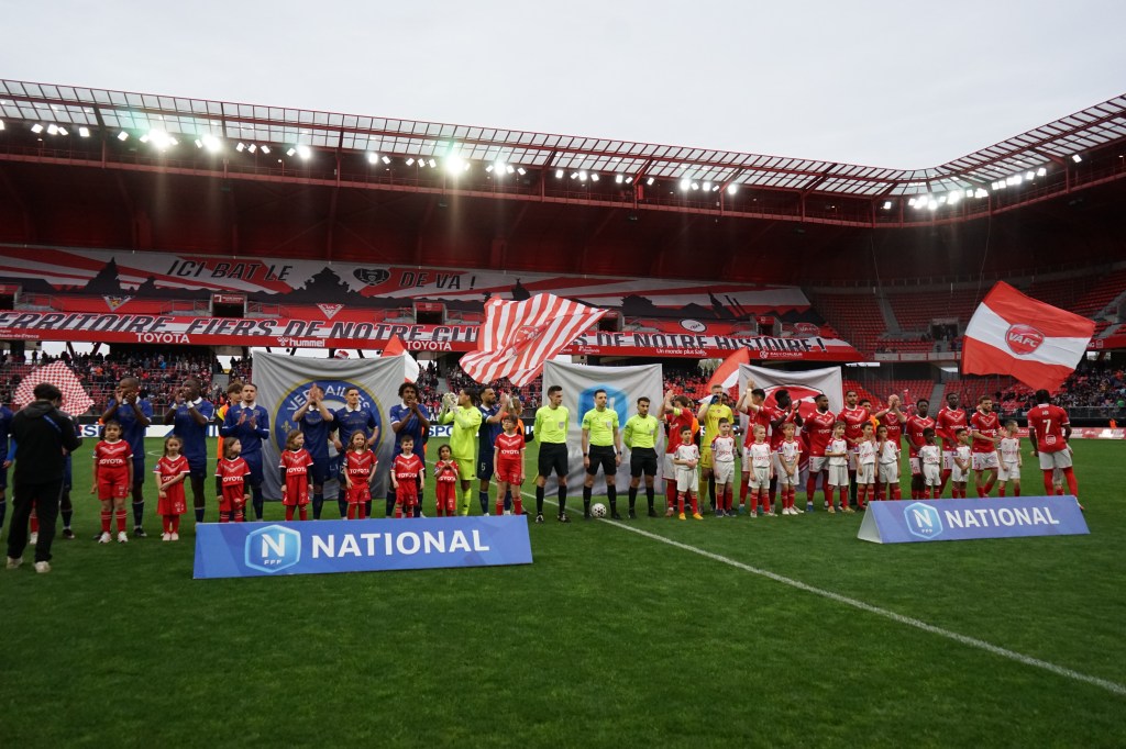 Football : Le VAFC remplit le contrat et s’éloigne de la zone rouge face à Versailles