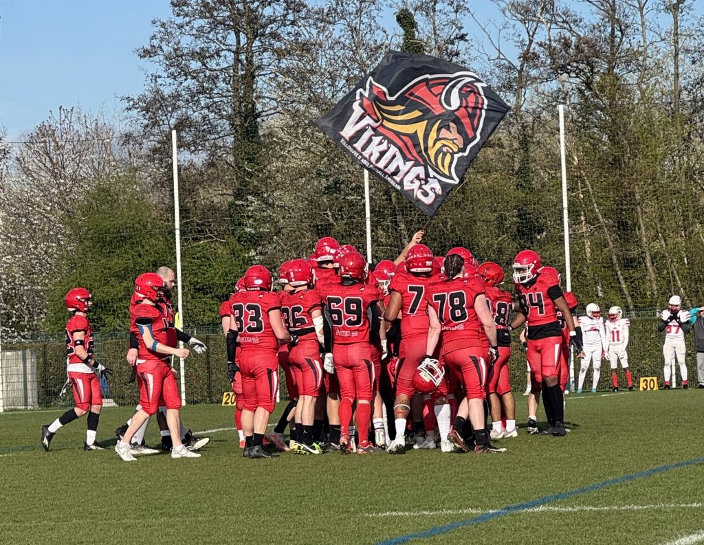 Football américain : De retour à domicile, des Vikings à deux visages conservent leurs espoirs de playoffs