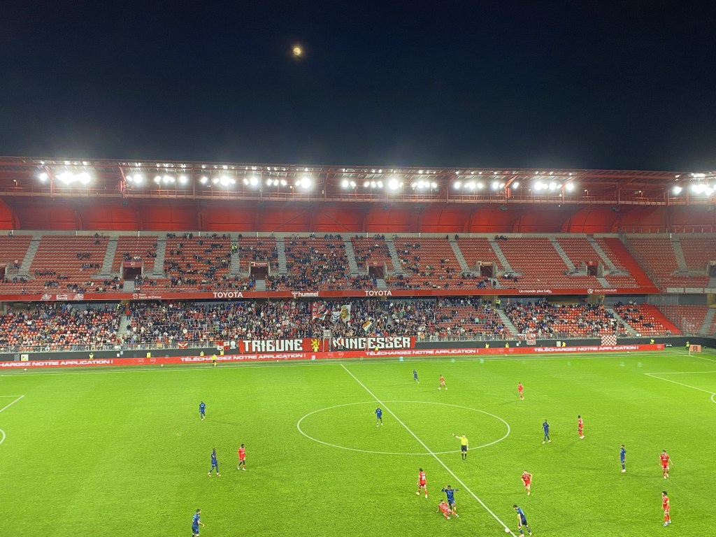 Football : Le VAFC s’en sort de justesse face au Puy et s’éloigne de la zone rouge.